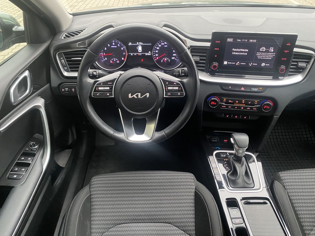 Kia Ceed SW 1.5T-GDI Fusion Plus A/T, Mo.-i, 1 Tulajdonos, Gyári garanciális,Vezetett szervizkönyv, Téli Nyári gumik!