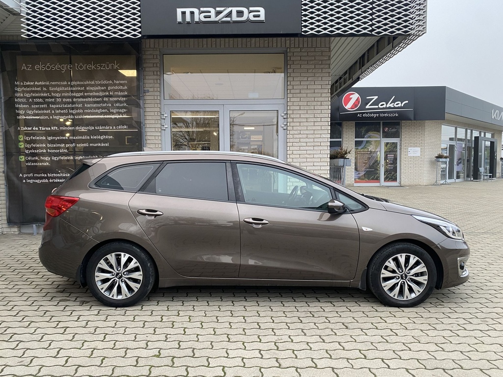 Kia Ceed SW 1,6 GDI Silver .Mo.-i, 1 Tulajdonos, Vezetett szervizkönyv.