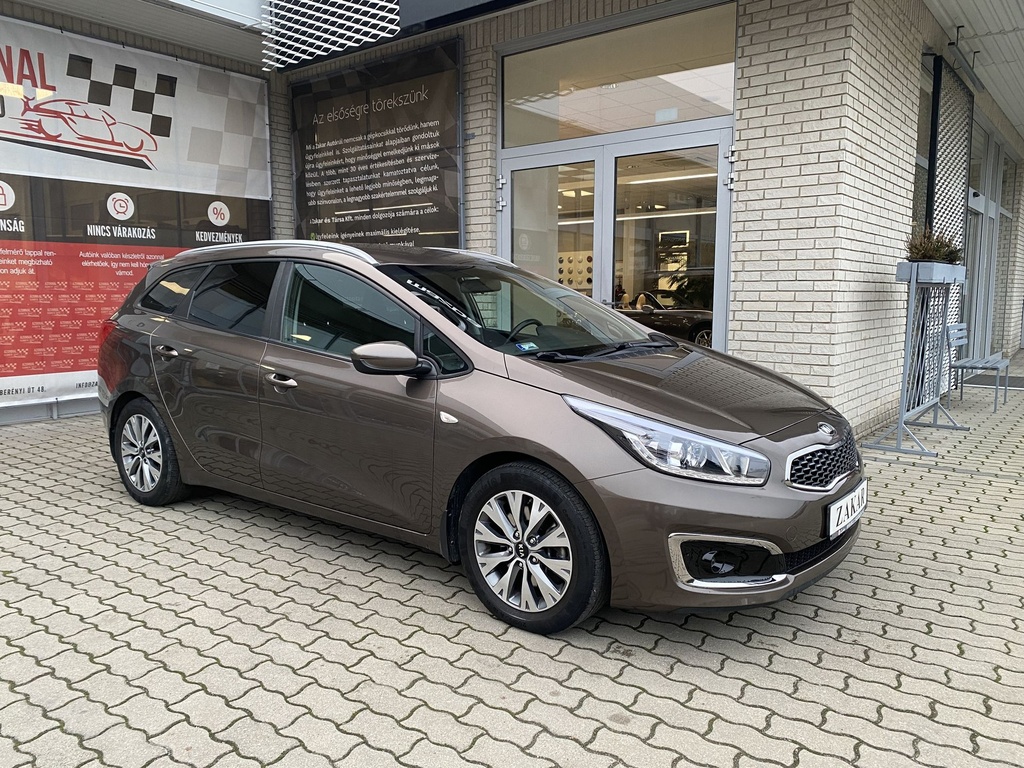 Kia Ceed SW 1,6 GDI Silver .Mo.-i, 1 Tulajdonos, Vezetett szervizkönyv.