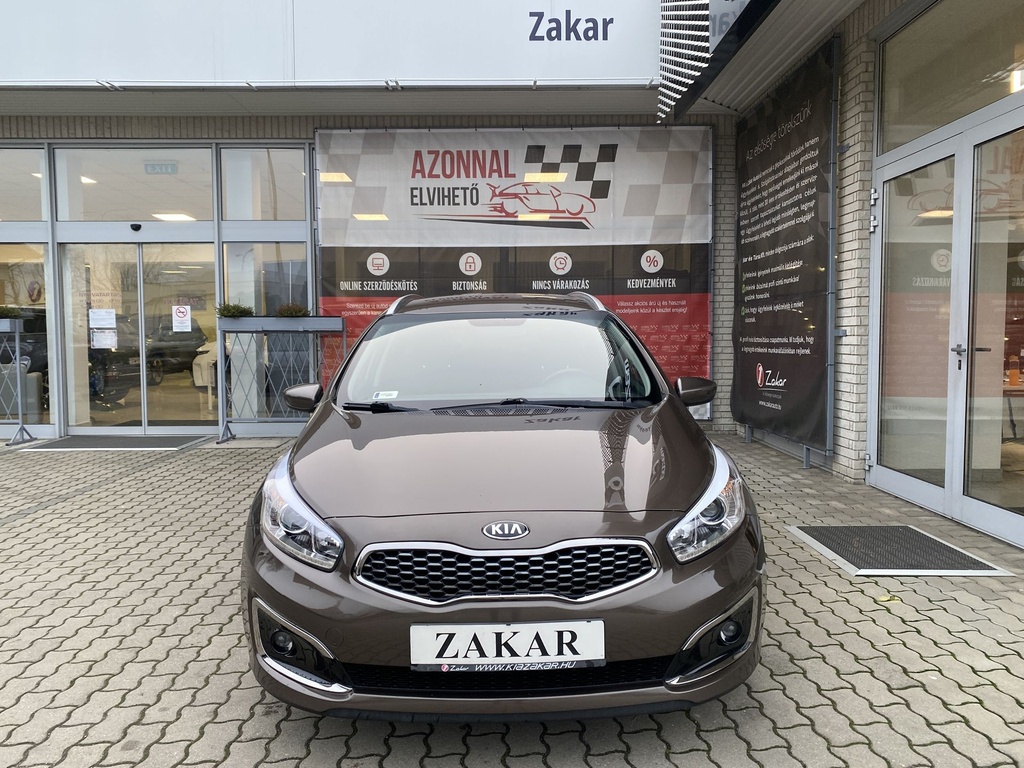 Kia Ceed SW 1,6 GDI Silver .Mo.-i, 1 Tulajdonos, Vezetett szervizkönyv.