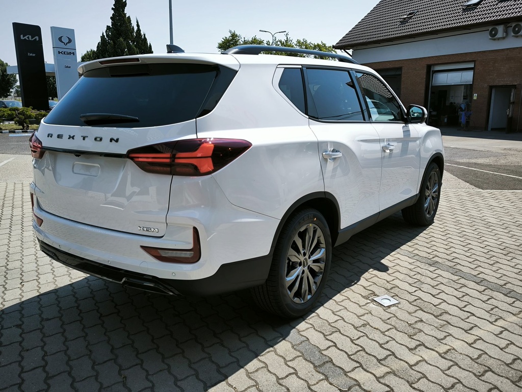 Ssangyong/KGM Rexton Black Edition + Napfénytető + 7 ülés