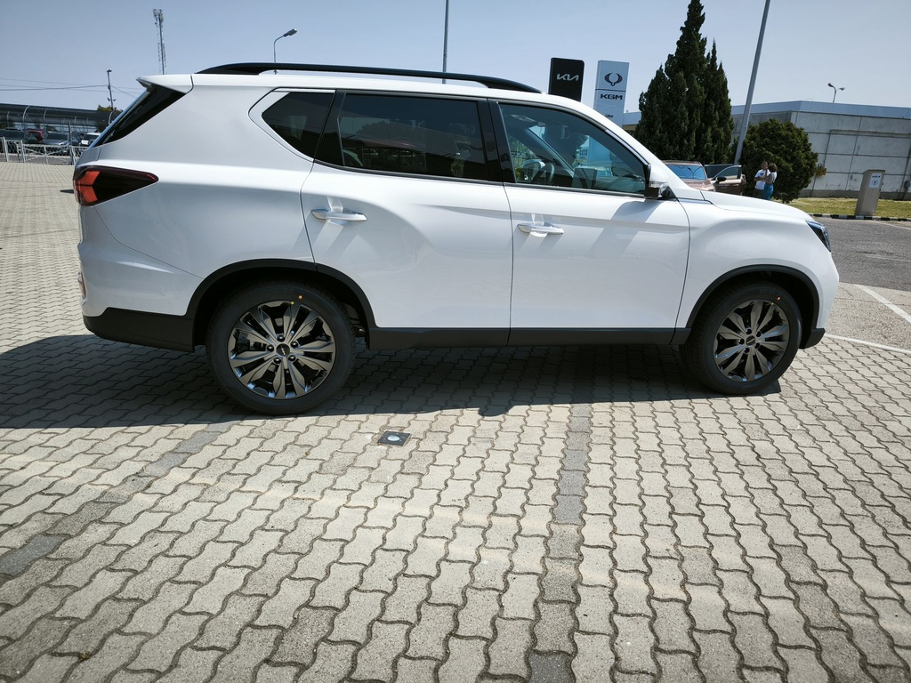 Ssangyong/KGM Rexton Black Edition + Napfénytető + 7 ülés