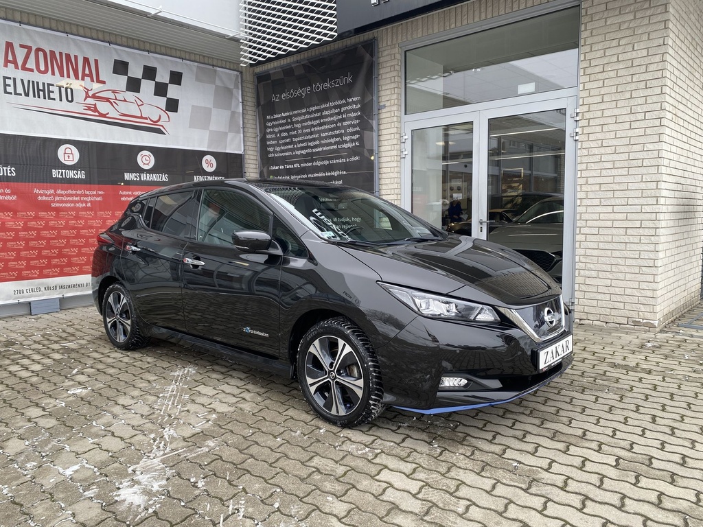 Nissan Leaf Tekna e+62kWh, Törésmentes, Gyári fényezés, 2db töltő, Vonóhorog kerékpárszállításra!