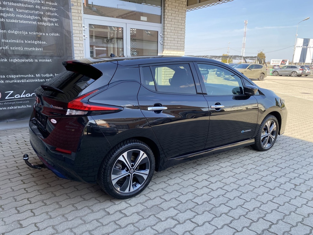Nissan Leaf Tekna e+62kWh, Törésmentes, Gyári fényezés, 2db töltő, Vonóhorog kerékpárszállításra!