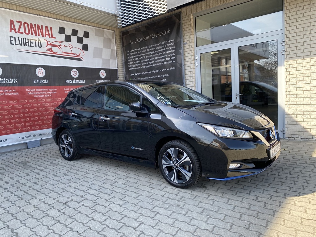 Nissan Leaf Tekna e+62kWh, Törésmentes, Gyári fényezés, 2db töltő, Vonóhorog kerékpárszállításra!