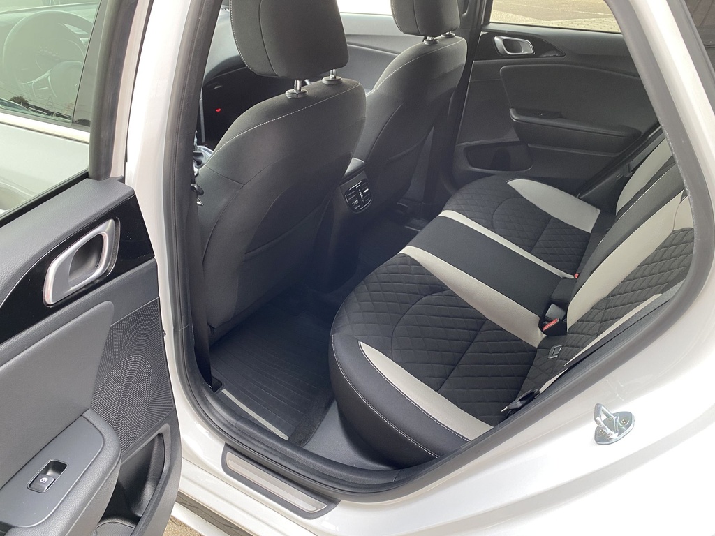 Kia Proceed GT Line PRO1.4 T-GDI, DCT, Mo.i, 1 Tulajdonos, Gyári garanciális,Gyári fényezés,  Vezetett szervizkönyv,  Téli-Nyári gumik.