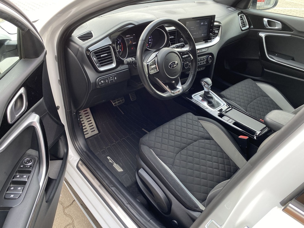 Kia Proceed GT Line PRO1.4 T-GDI, DCT, Mo.i, 1 Tulajdonos, Gyári garanciális,Gyári fényezés,  Vezetett szervizkönyv,  Téli-Nyári gumik.