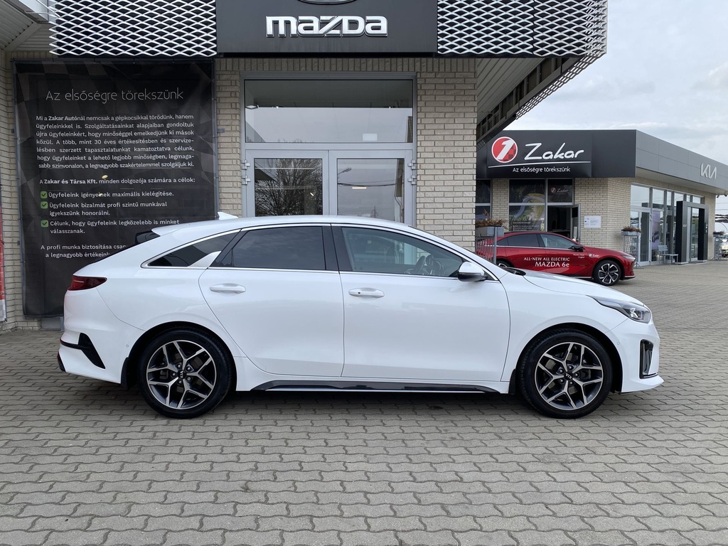 Kia Proceed GT Line PRO1.4 T-GDI, DCT, Mo.i, 1 Tulajdonos, Gyári garanciális,Gyári fényezés,  Vezetett szervizkönyv,  Téli-Nyári gumik.