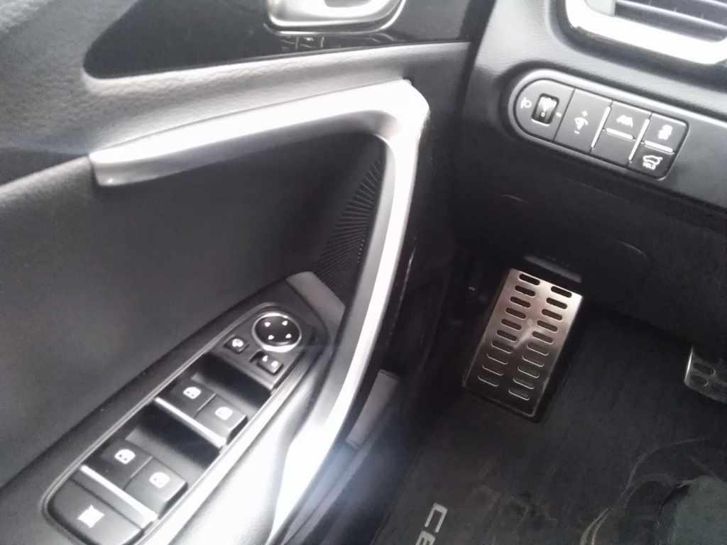 KIA PROCEED 2025 ULTIMATE EDITION PLUS + ADA CSOMAG + NAPTETŐ + AUTOMATA