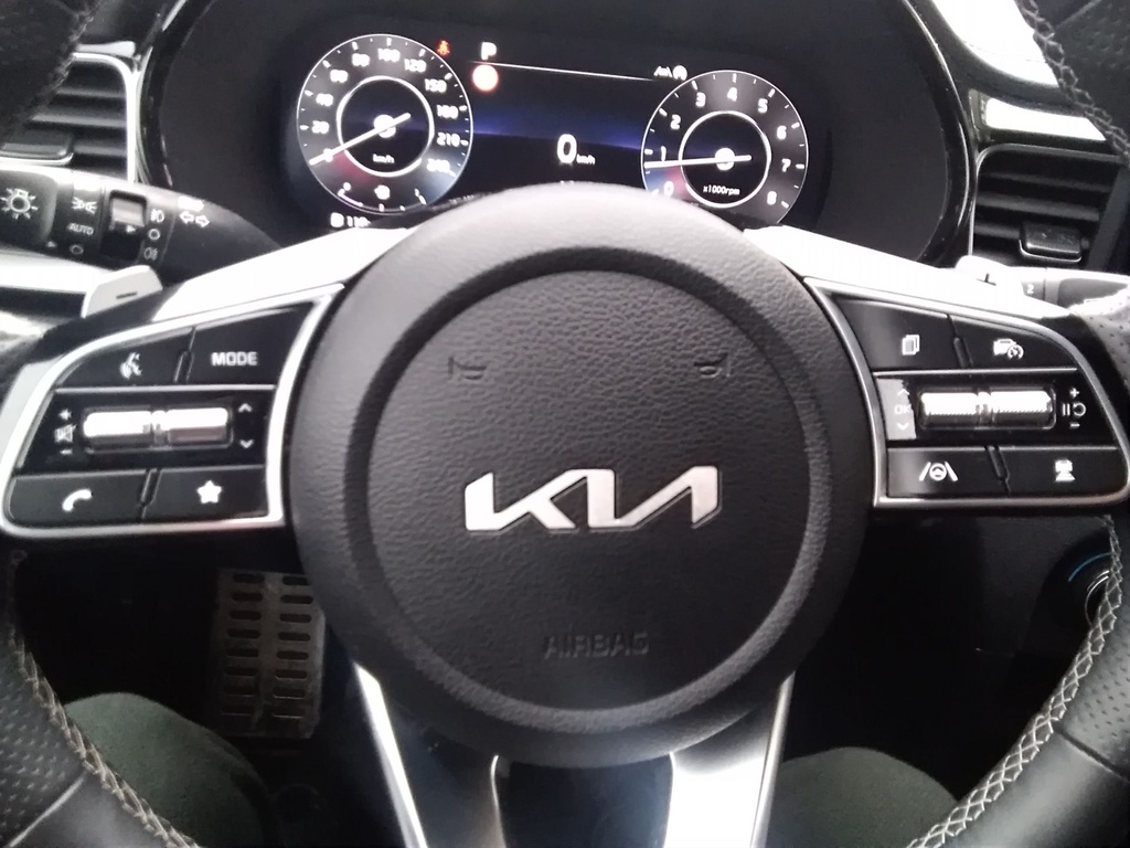 KIA PROCEED 2024 ULTIMATE EDITION PLUS + ADA CSOMAG + NAPTETŐ + AUTOMATA