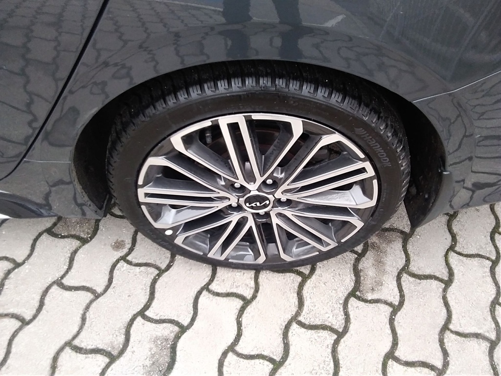 KIA PROCEED 2024 ULTIMATE EDITION PLUS + ADA CSOMAG + NAPTETŐ + AUTOMATA