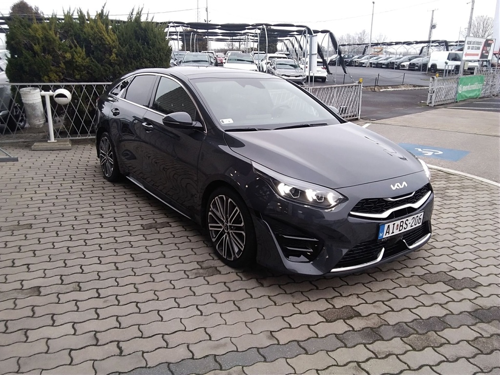 KIA PROCEED 2024 ULTIMATE EDITION PLUS + ADA CSOMAG + NAPTETŐ + AUTOMATA