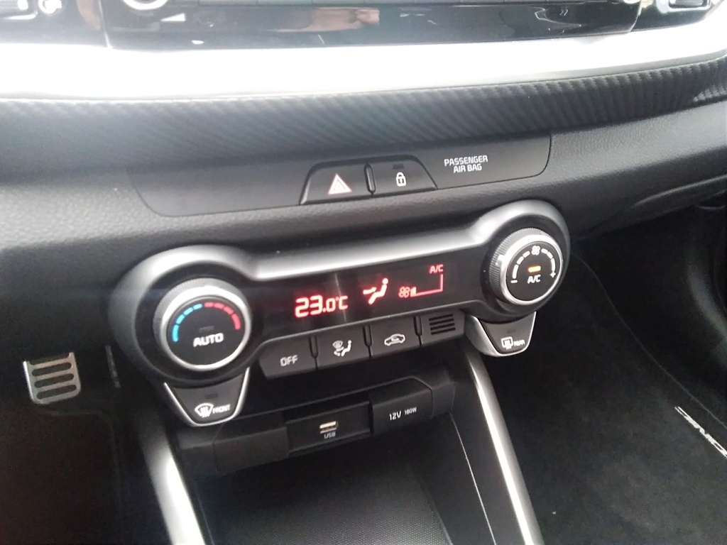 KIA STONIC X-PLATINUM 100 DPI