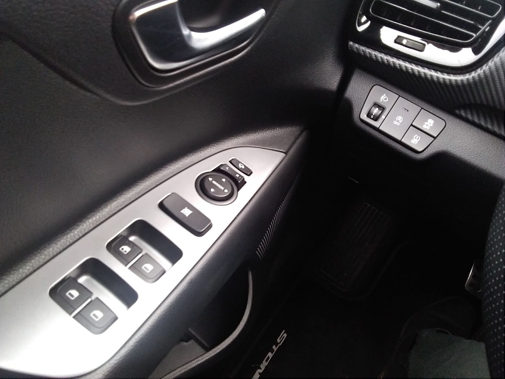 KIA STONIC X-PLATINUM 100 DPI