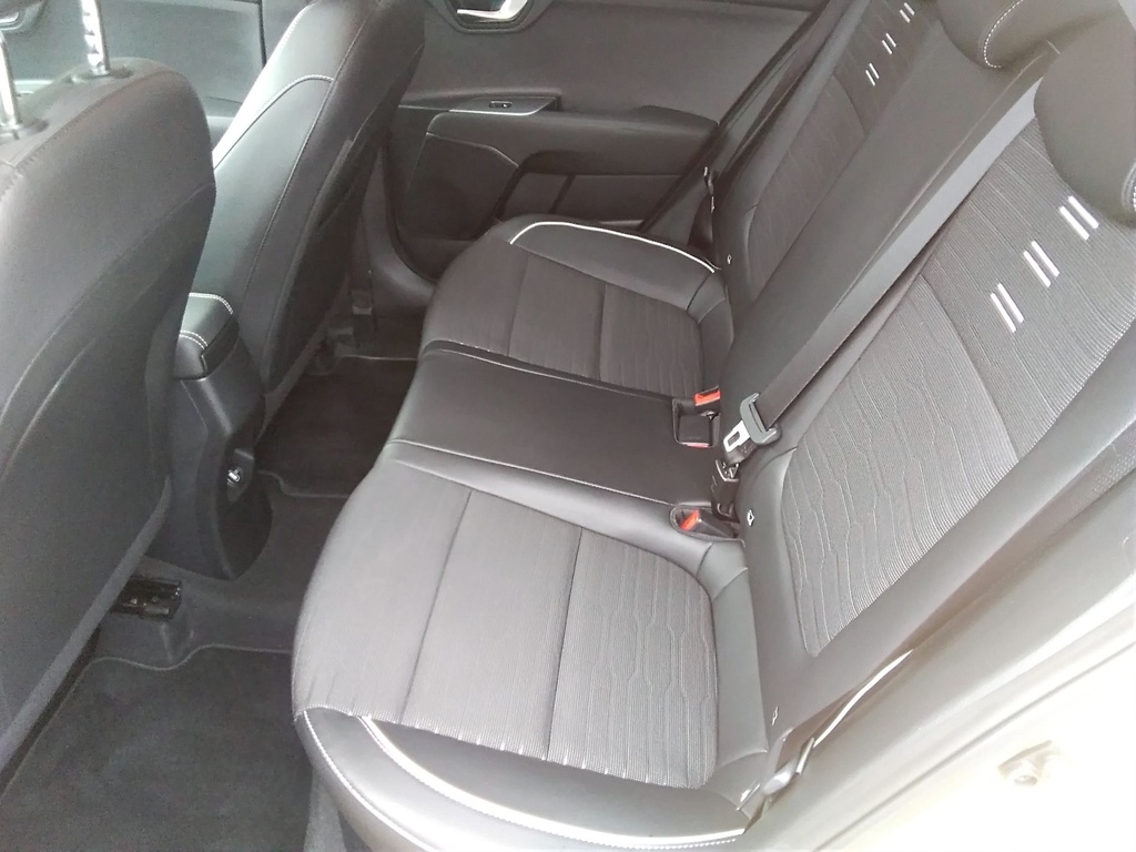 KIA STONIC X-PLATINUM 100 DPI