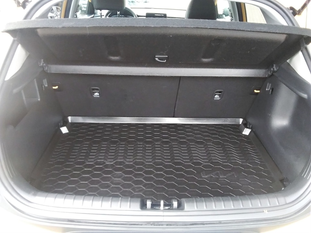 KIA STONIC X-PLATINUM 100 DPI