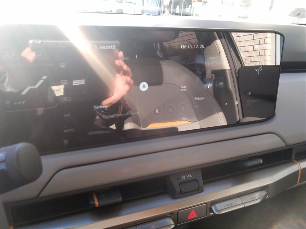 KIA EV3 SR MY25 EARTH PLUS + POWER CSOMAG + DWP CSOMAG + CPV CSOMAG