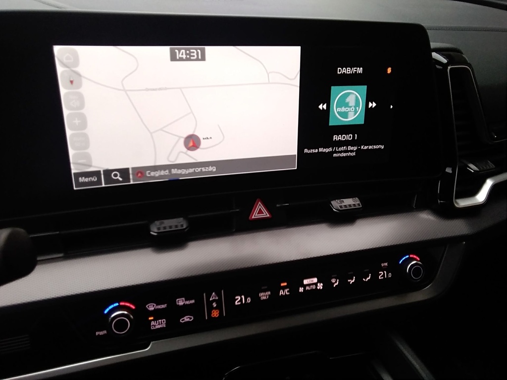 KIA SPORTAGE 2024 PHEV PLATINUM + EXCLUSIVE CSOMAG + DWP CSOMAG + NAPTETŐ + AUTOMATA