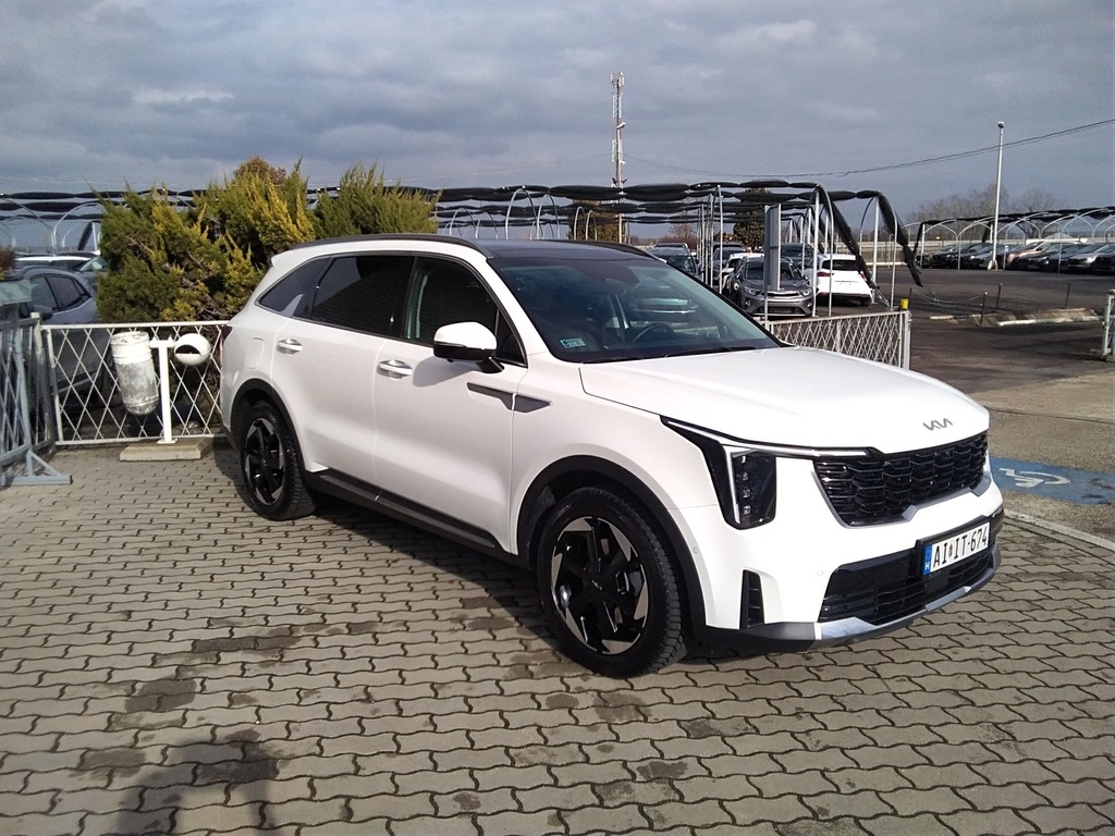 KIA SORENTO PHEV 2024 KRYPTONITE + BÖR + NAPTETŐ + DIGITAL CSOMAG + RELAX CSOMAG