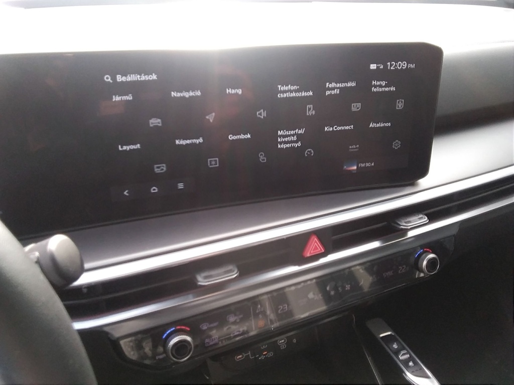 KIA SORENTO PHEV 2024 KRYPTONITE + BÖR + NAPTETŐ + DIGITAL CSOMAG + RELAX CSOMAG