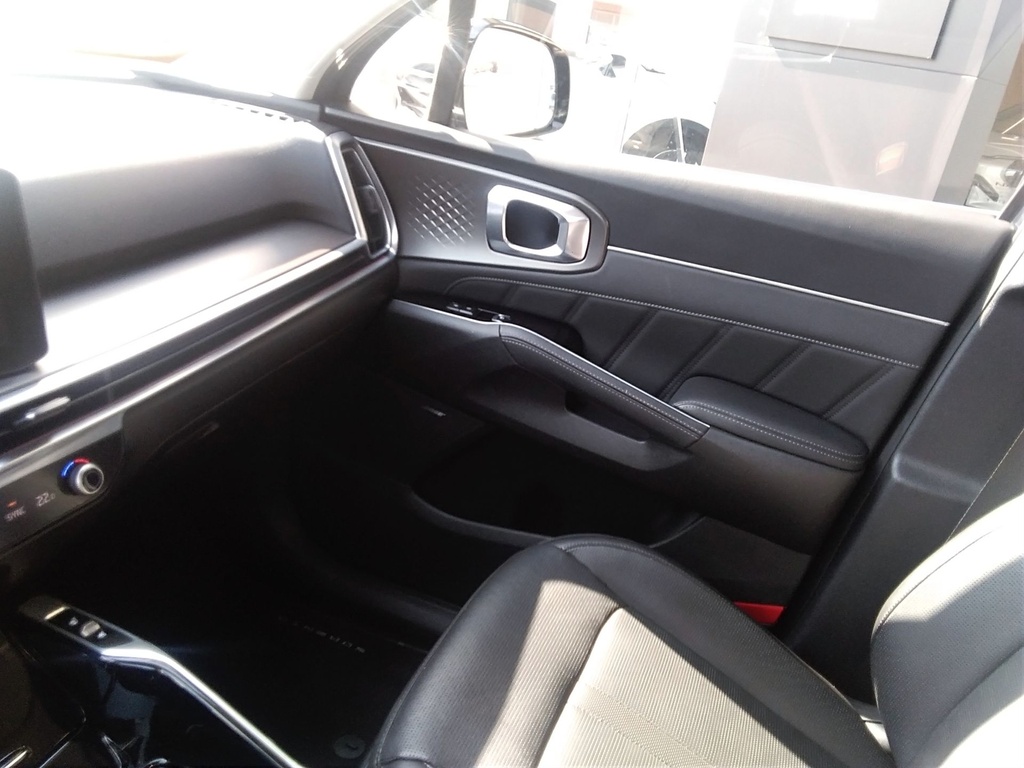 KIA SORENTO HEV 2024 KRYPTONITE + NAPPABÖR + RELAX CSOMAG + NAPTETŐ