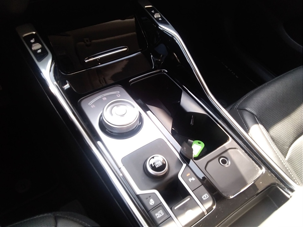 KIA SORENTO HEV 2024 KRYPTONITE + NAPPABÖR + RELAX CSOMAG + NAPTETŐ