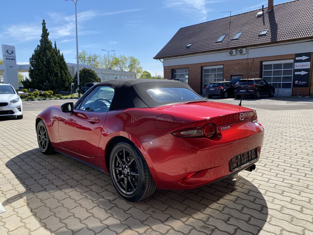 Mazda MX-5 1.5i G130 Revolution. Mo.-i, Gyári fényezés, Vezetett szerviz előélet!