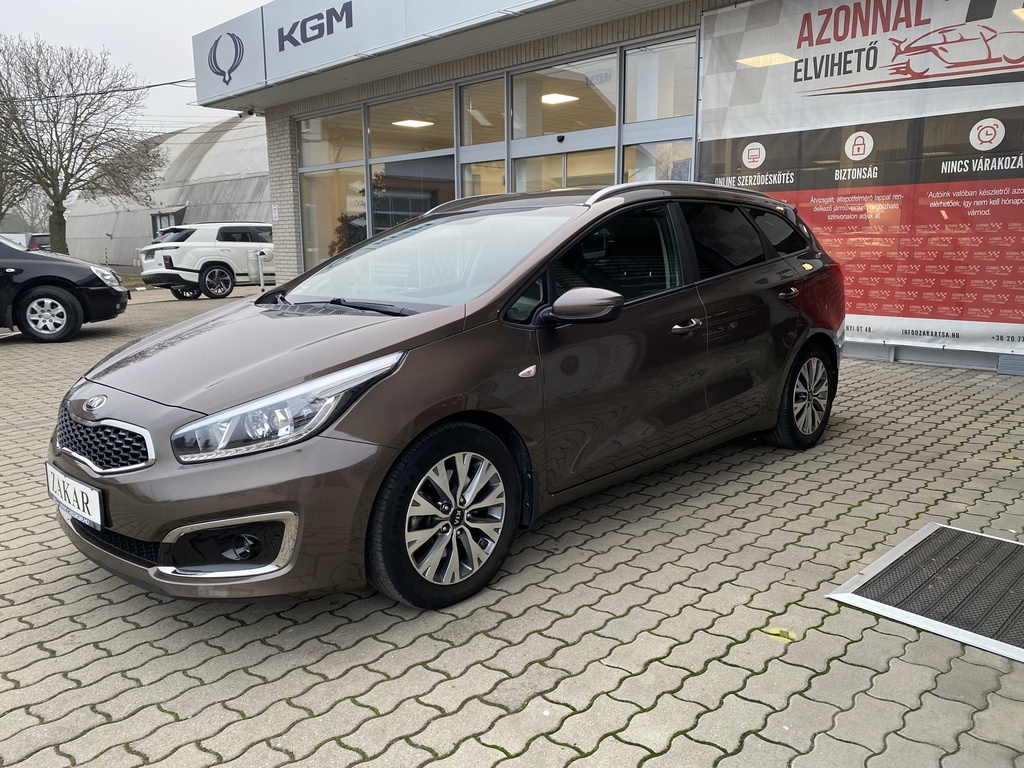 Kia Ceed SW 1,6 GDI Silver .Mo.-i, 1 Tulajdonos, Vezetett szervizkönyv.