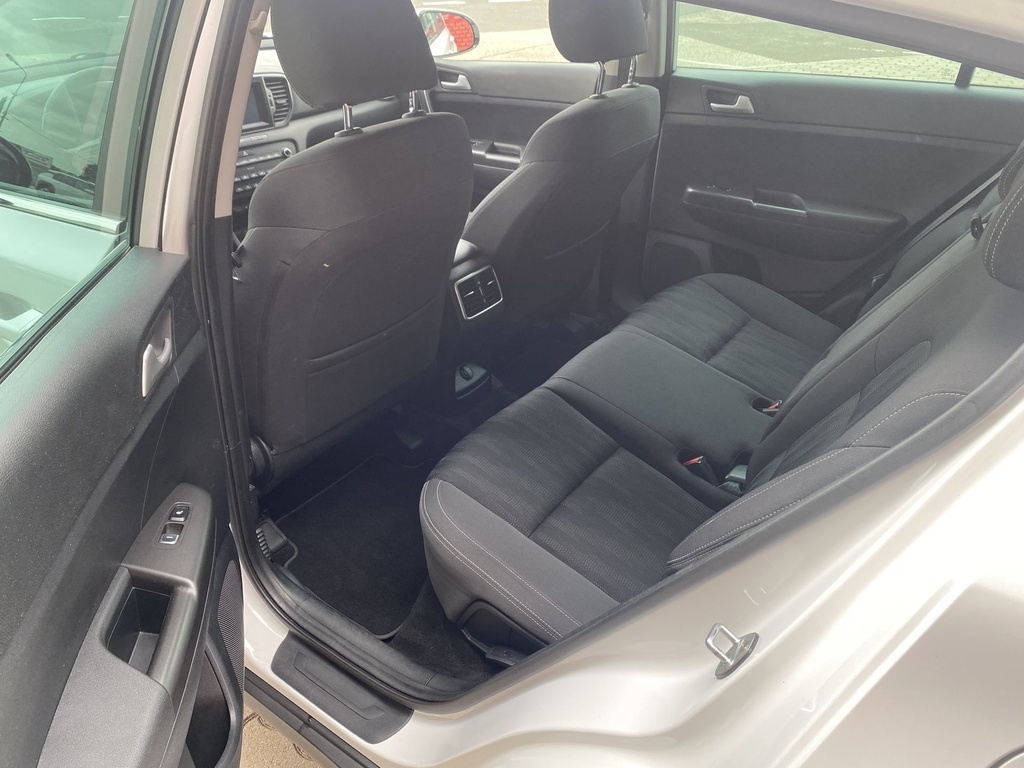 Kia Sportage 1.6 GDI Winter Edition, Mo.-i, 2027.04.-ig Garanciális, Vezetett szervizkönyv, Gyári fényezés.    
