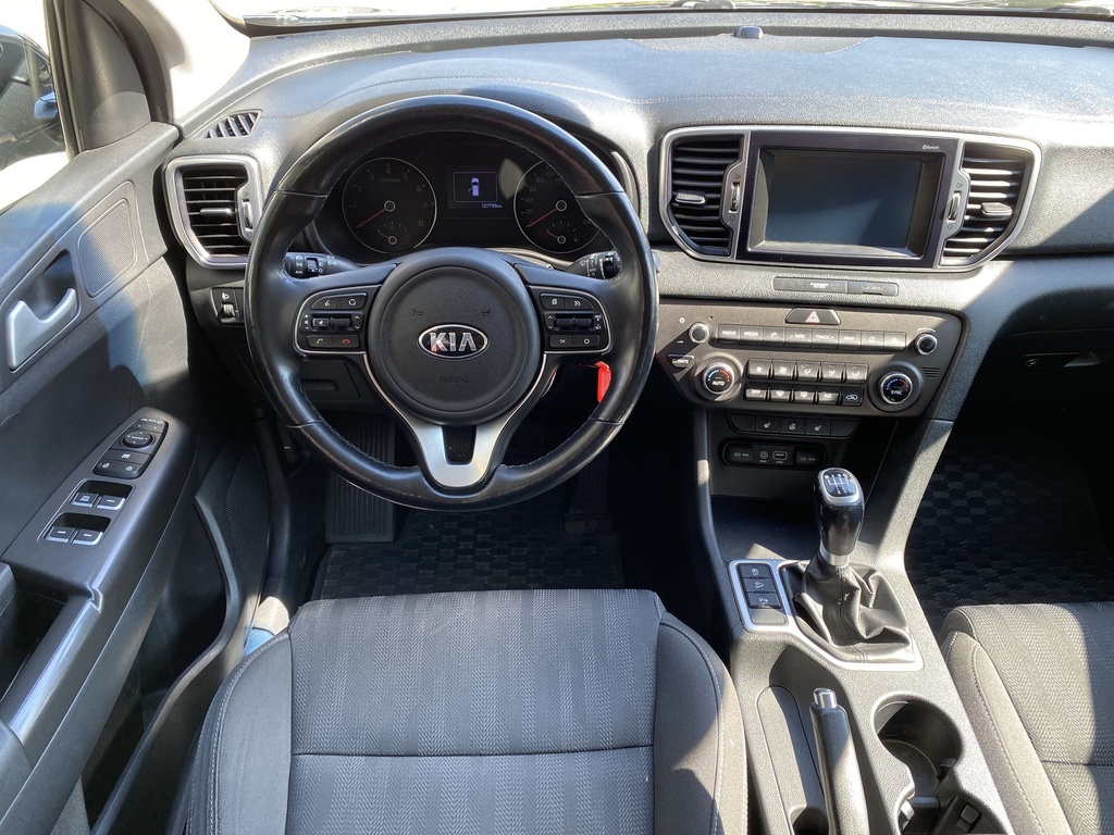 Kia Sportage 1.6 GDI Silver, Mo.-i, 2 tulajdonos, Gyári fényezés, Vezetett szervizkönyv.    