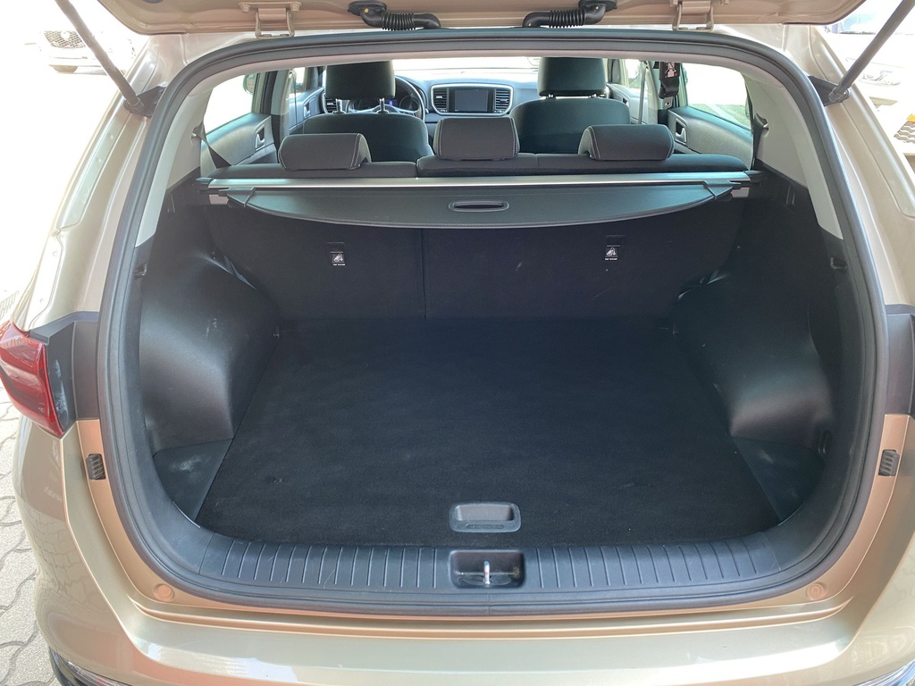 Kia Sportage 1.6 T-GDI Silver 4WD A/T, Mo.-i, 2 tulajdonos, Gyári fényezés, Vezetett szervizkönyv.     