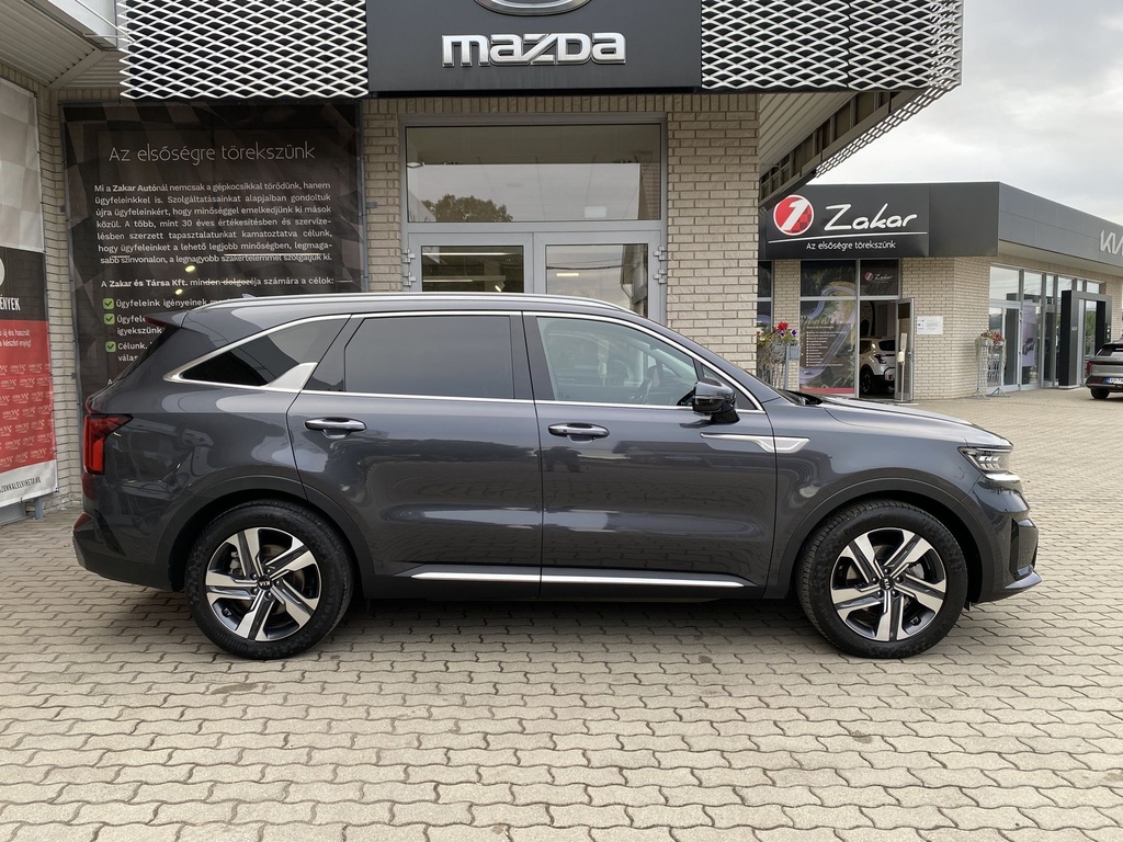 Kia Sorento 1.6 T-GDI Hybrid Kryptonite DCT, 4WD  . Mo.-i, 1 Tulajdonos, Gyári garanciális! Gyári fényezés, Téli Nyári gumik!