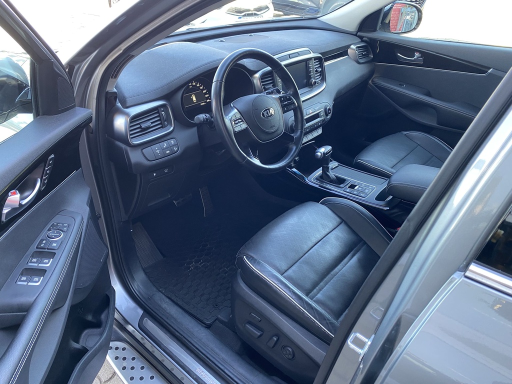 Kia Sorento 2.2CRDI GT Line AT 4WD 7 Ülés. Mo.-i, 1 Tulajdonos, Gyári fényezés, Végig KIA szervizben szervizelt.