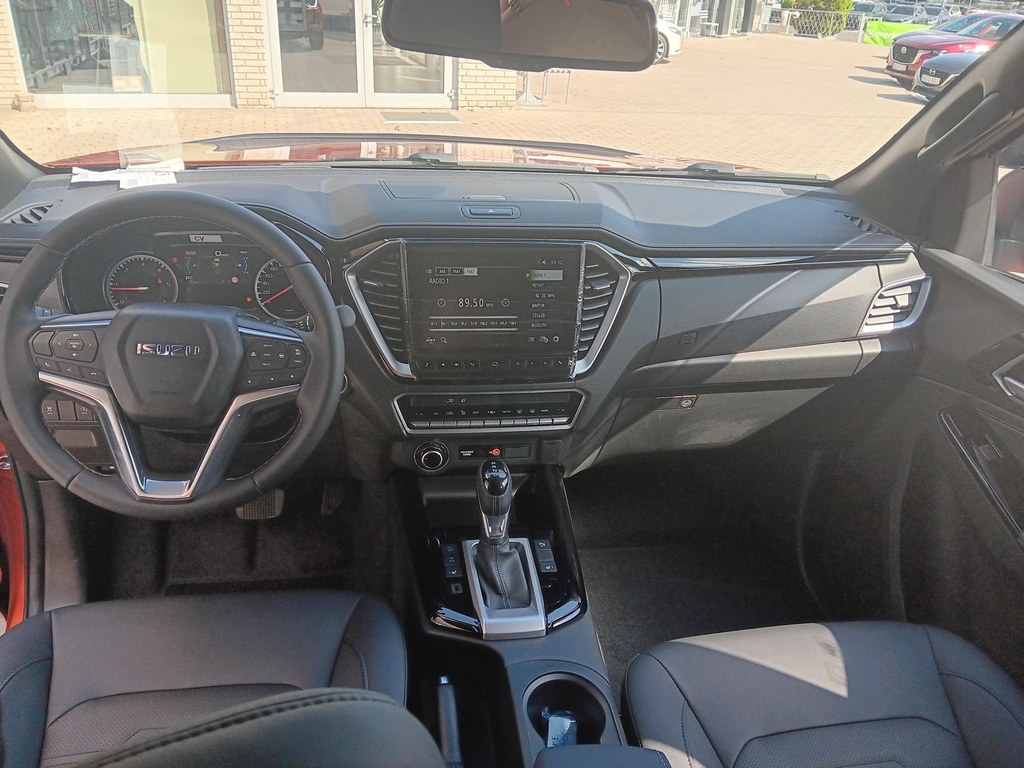 ISUZU D-MAX LS Plus AT