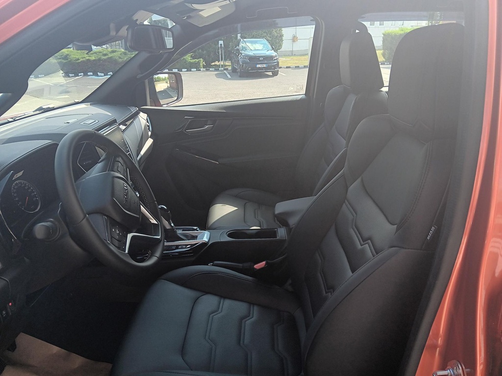 ISUZU D-MAX LS Plus AT