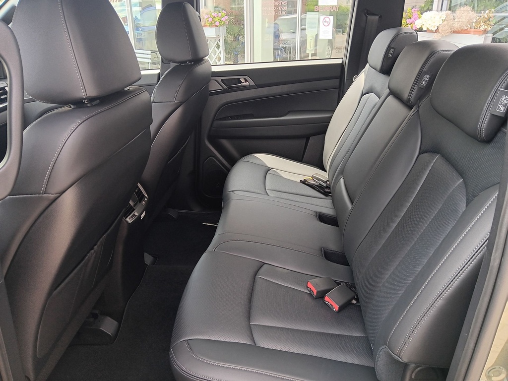 Ssangyong Musso Grand