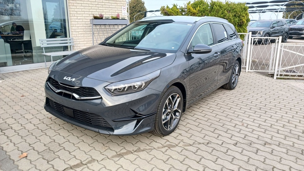 KIA CEED SW 2025 PLATINUM ADA CPB 140T AT