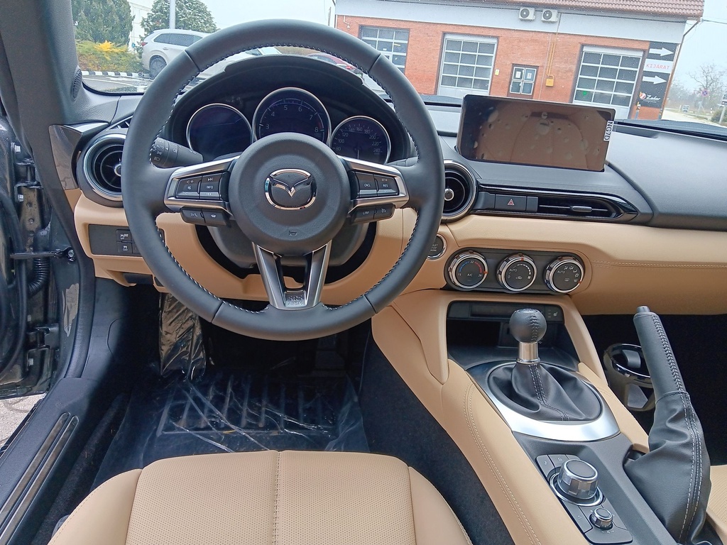 MAZDA MX-5 Kazari