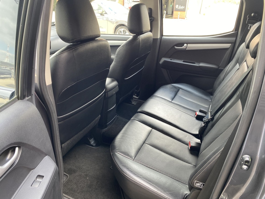 Isuzu D-Max 1.9 D LS Plusz A/T, Mo.-i, 2.Tulajdonos, Gyári fényezés, Vezetett szervizkönyv, Terep gumik. Áfa visszaigényelhető!