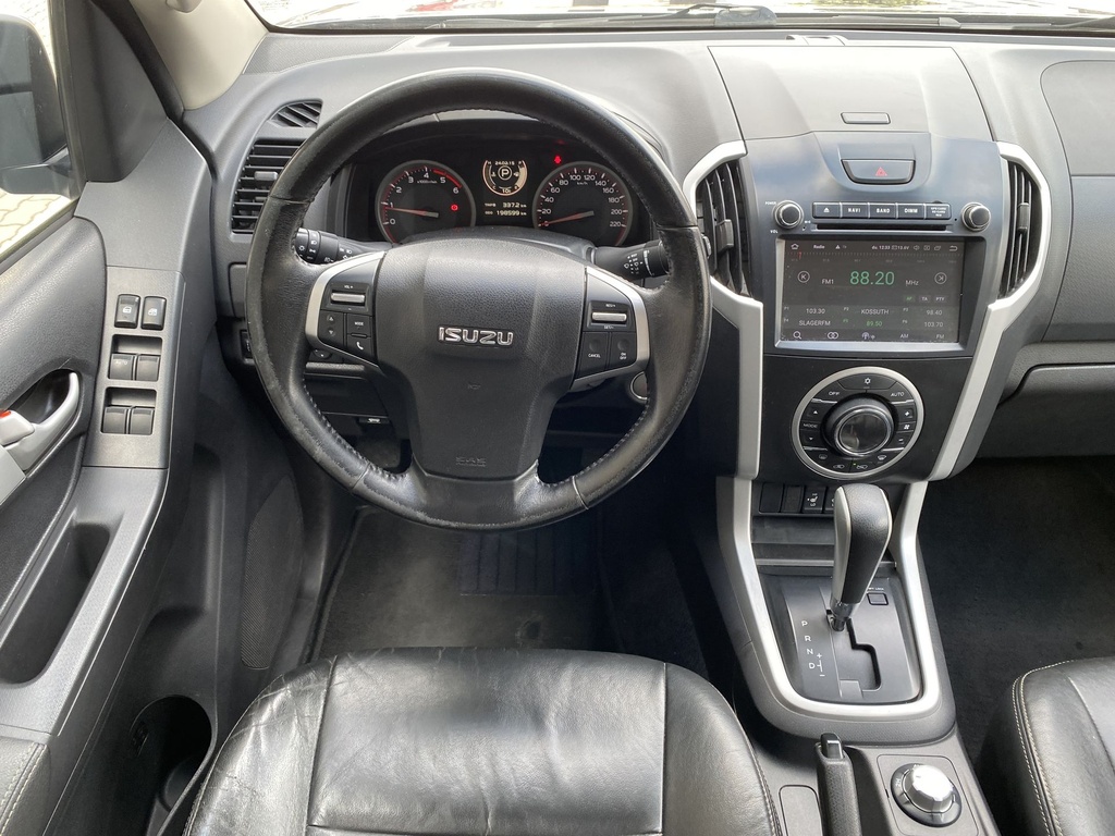 Isuzu D-Max 1.9 D LS Plusz A/T, Mo.-i, 2.Tulajdonos, Gyári fényezés, Vezetett szervizkönyv, Terep gumik. Áfa visszaigényelhető!