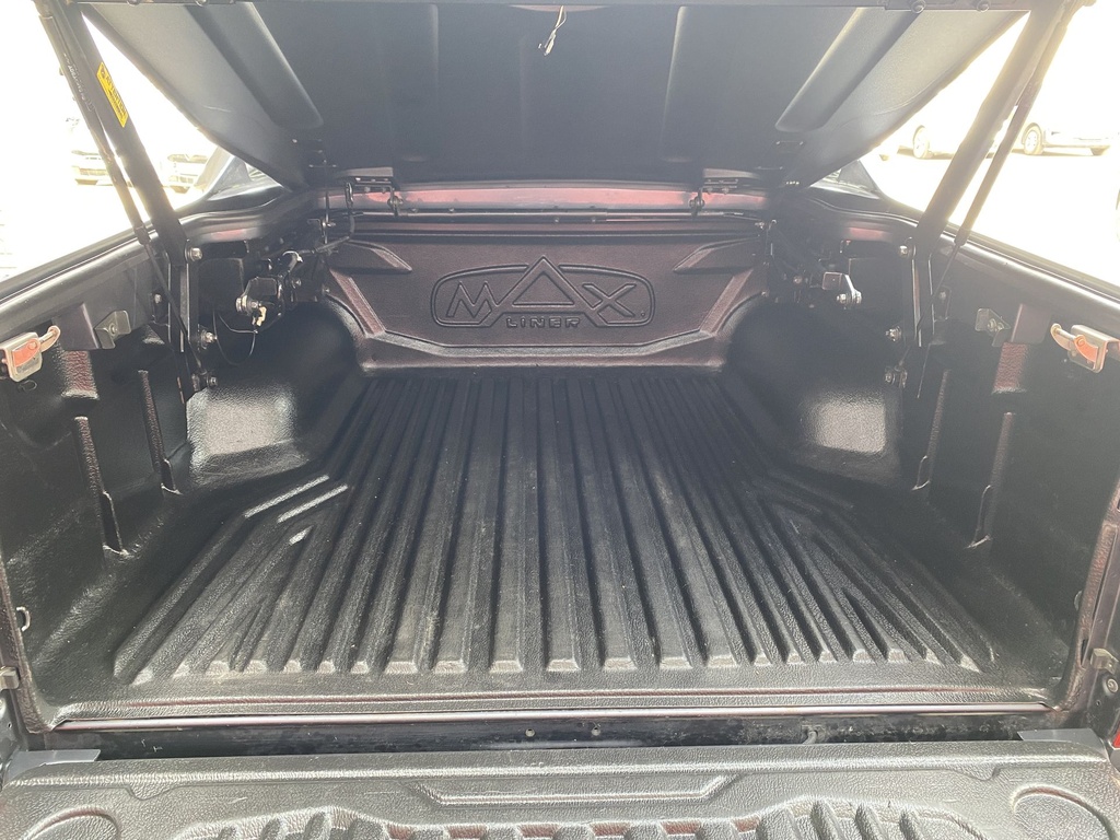 Isuzu D-Max 1.9 D LS Plusz A/T, Mo.-i, 2.Tulajdonos, Gyári fényezés, Vezetett szervizkönyv, Terep gumik. Áfa visszaigényelhető!