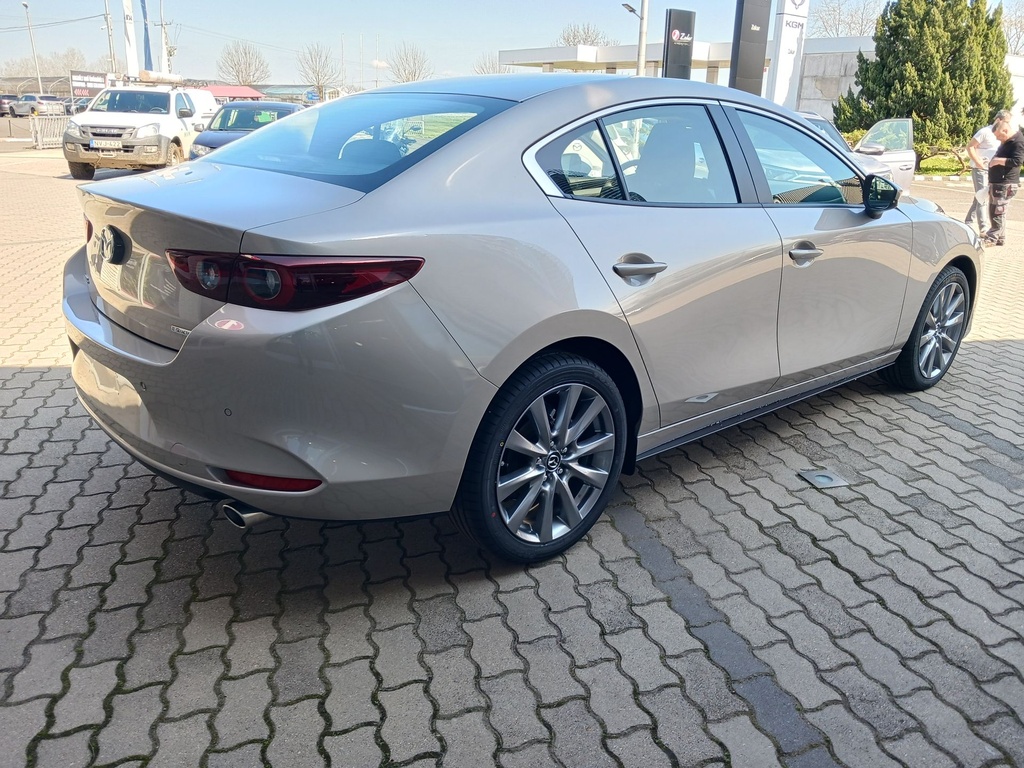 MAZDA 3 4SN 2.5L e-SKYACTIV G 140ps 6MT FWD Centre-Line