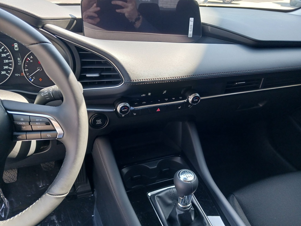 MAZDA 3 4SN 2.5L e-SKYACTIV G 140ps 6MT FWD Centre-Line