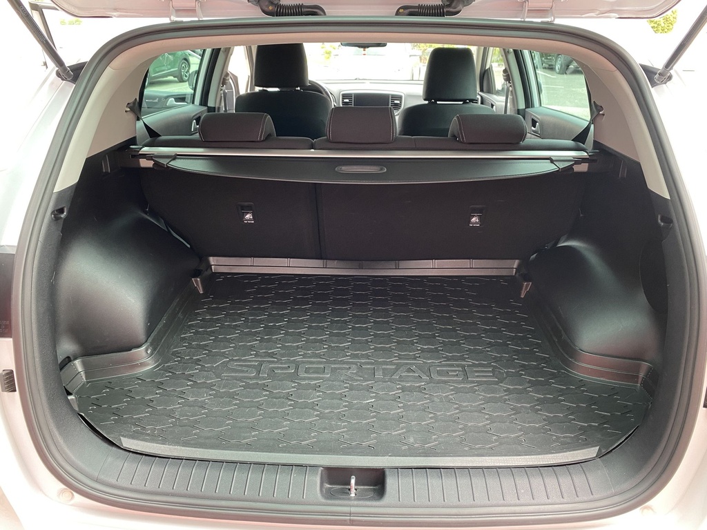 Kia Sportage 1,6GDI, Silver, Mo.-i, 1 Tulajdonos, Gyári garanciális, Gyári fényezés, Vezetett szervizkönyv!