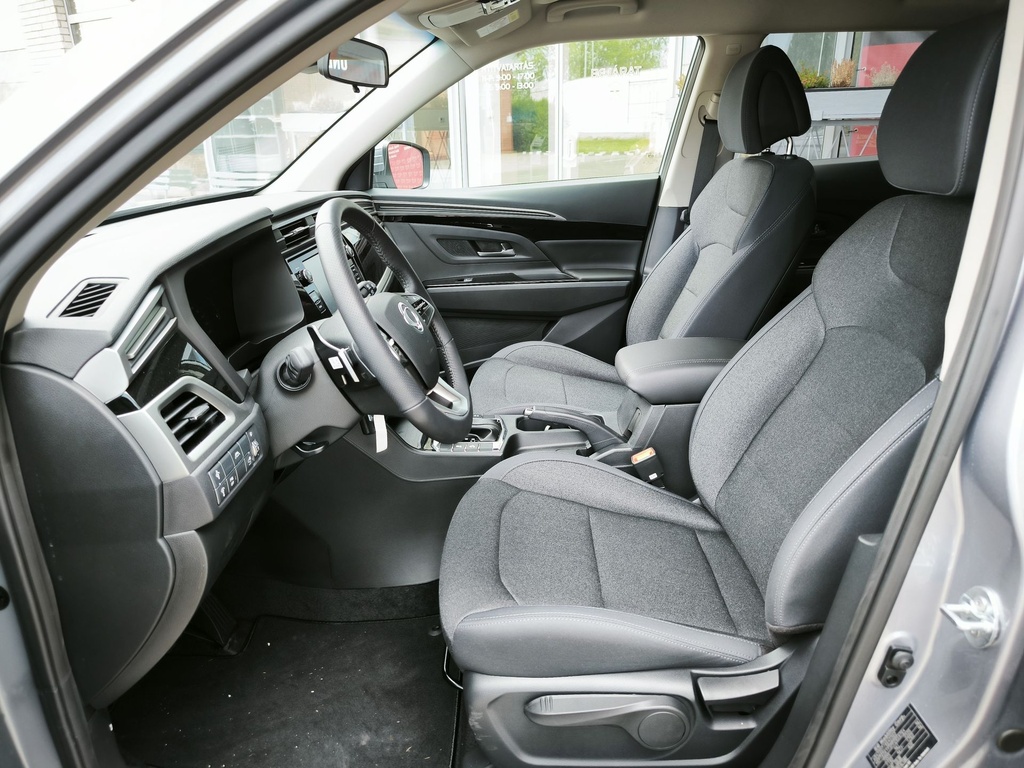Ssangyong/KGM Korando 1.5 Turbo GDI Premium Plus AT Black Pack