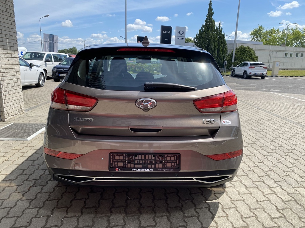 Hyundai I30 1,5 DPi Comfort, Mo.-i, 1 Tulajdonos, Gyári fényezés, Gyári garanciális, Téli-nyári gumik felnin.