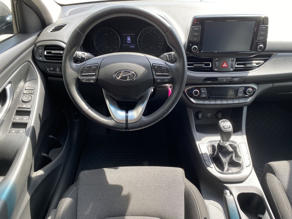 Hyundai I30 1,5 DPi Comfort, Mo.-i, 1 Tulajdonos, Gyári fényezés, Gyári garanciális, Téli-nyári gumik felnin.