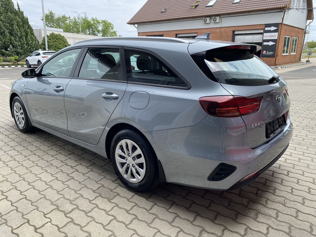 Kia Ceed SW 1,4 T-GDI Silver + Tolató, Gyári garanciális, téli-nyári gumik felnin! 