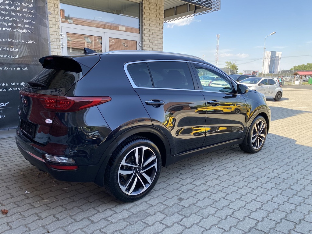 Kia Sportage 1,6T-GDI Gold + 4WD AT+ Félbőr kárpit, Elektromos ülések+ 19",Gyári garanciális,Vezetett szervizkönyv!