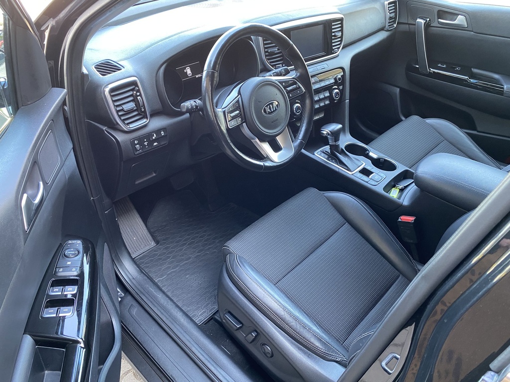 Kia Sportage 1,6T-GDI Gold + 4WD AT+ Félbőr kárpit, Elektromos ülések+ 19",Gyári garanciális,Vezetett szervizkönyv!